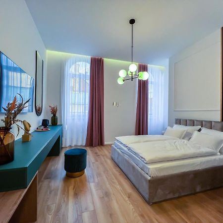 Lux City Apartments & Rooms SJJ Buitenkant foto