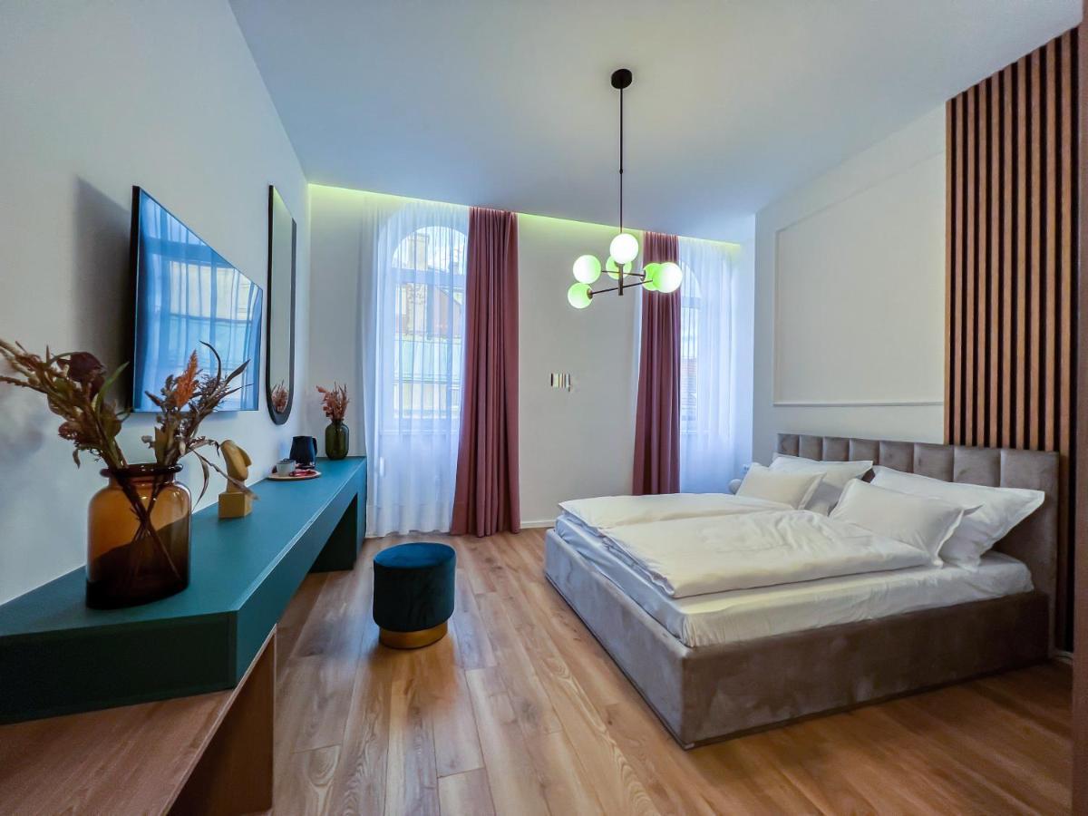 Lux City Apartments & Rooms SJJ Buitenkant foto
