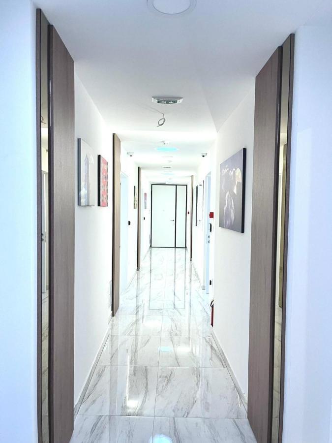 Lux City Apartments & Rooms SJJ Buitenkant foto