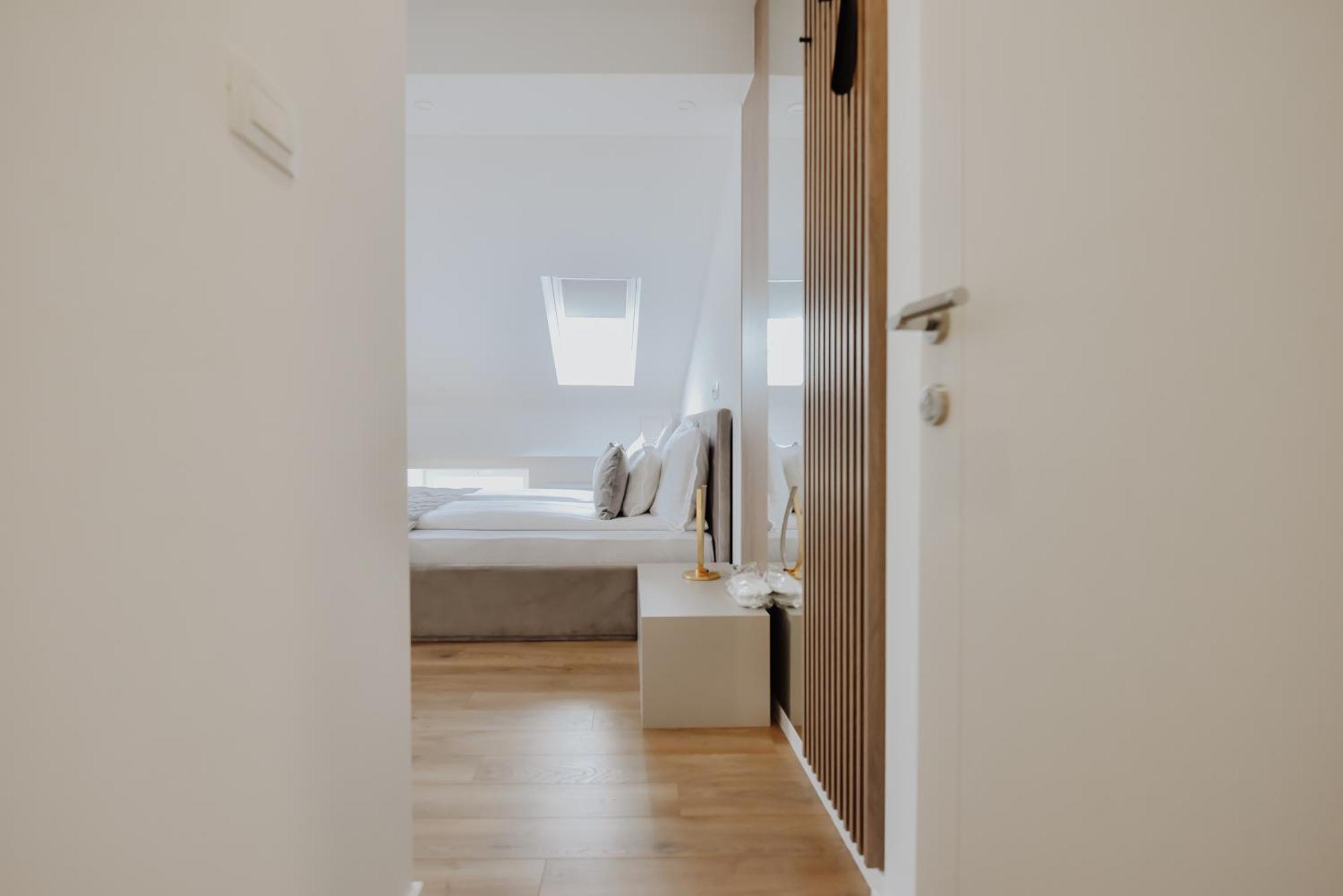 Lux City Apartments & Rooms SJJ Buitenkant foto