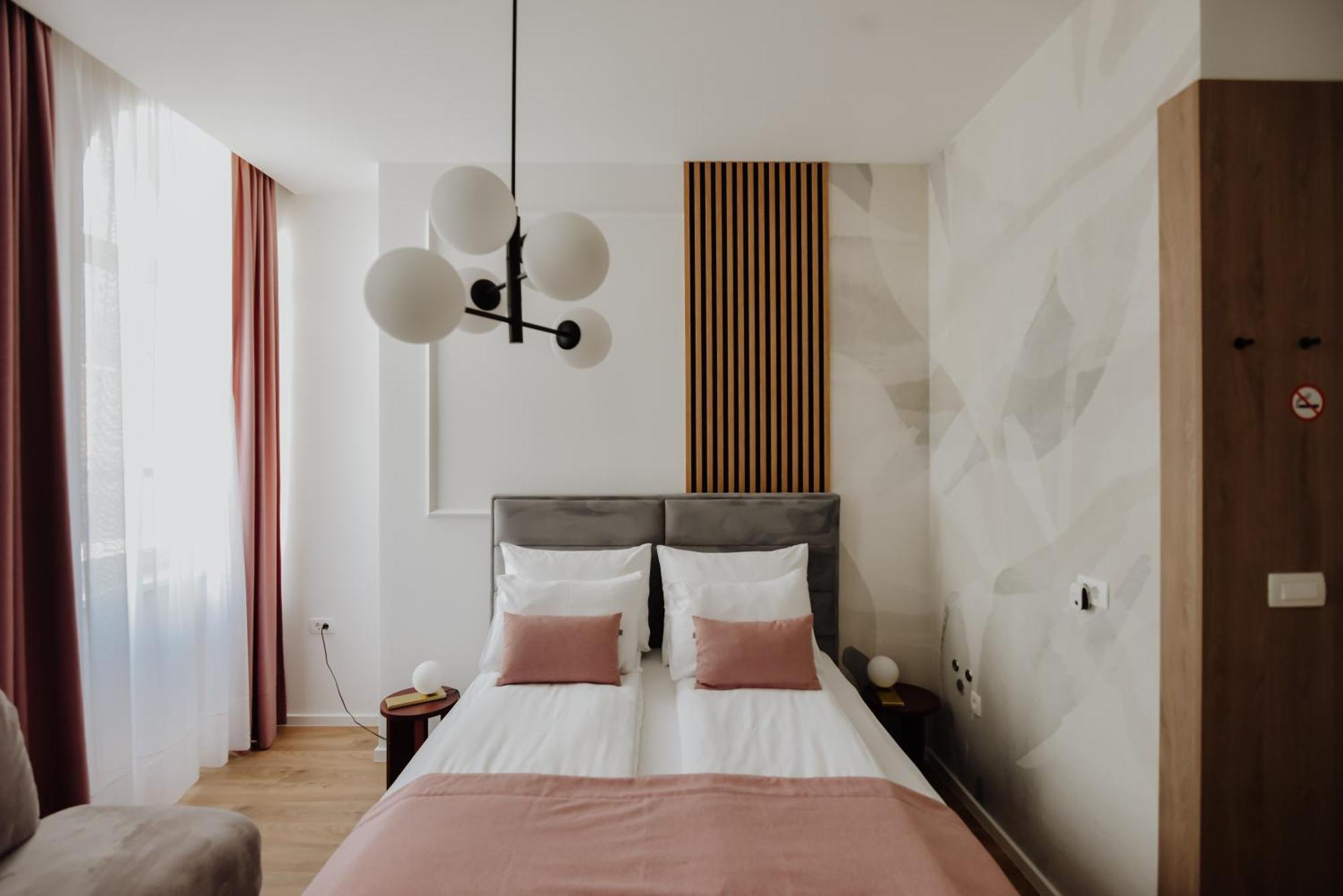 Lux City Apartments & Rooms SJJ Buitenkant foto