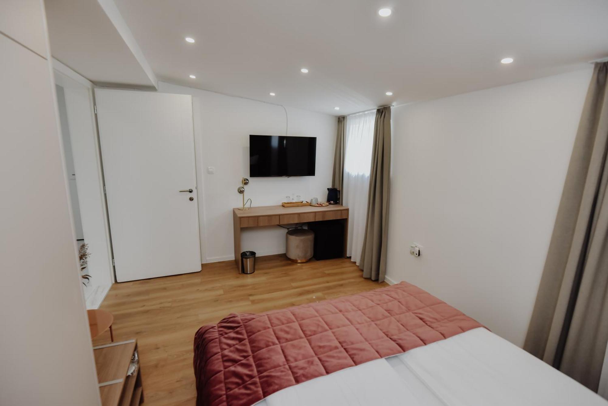 Lux City Apartments & Rooms SJJ Buitenkant foto