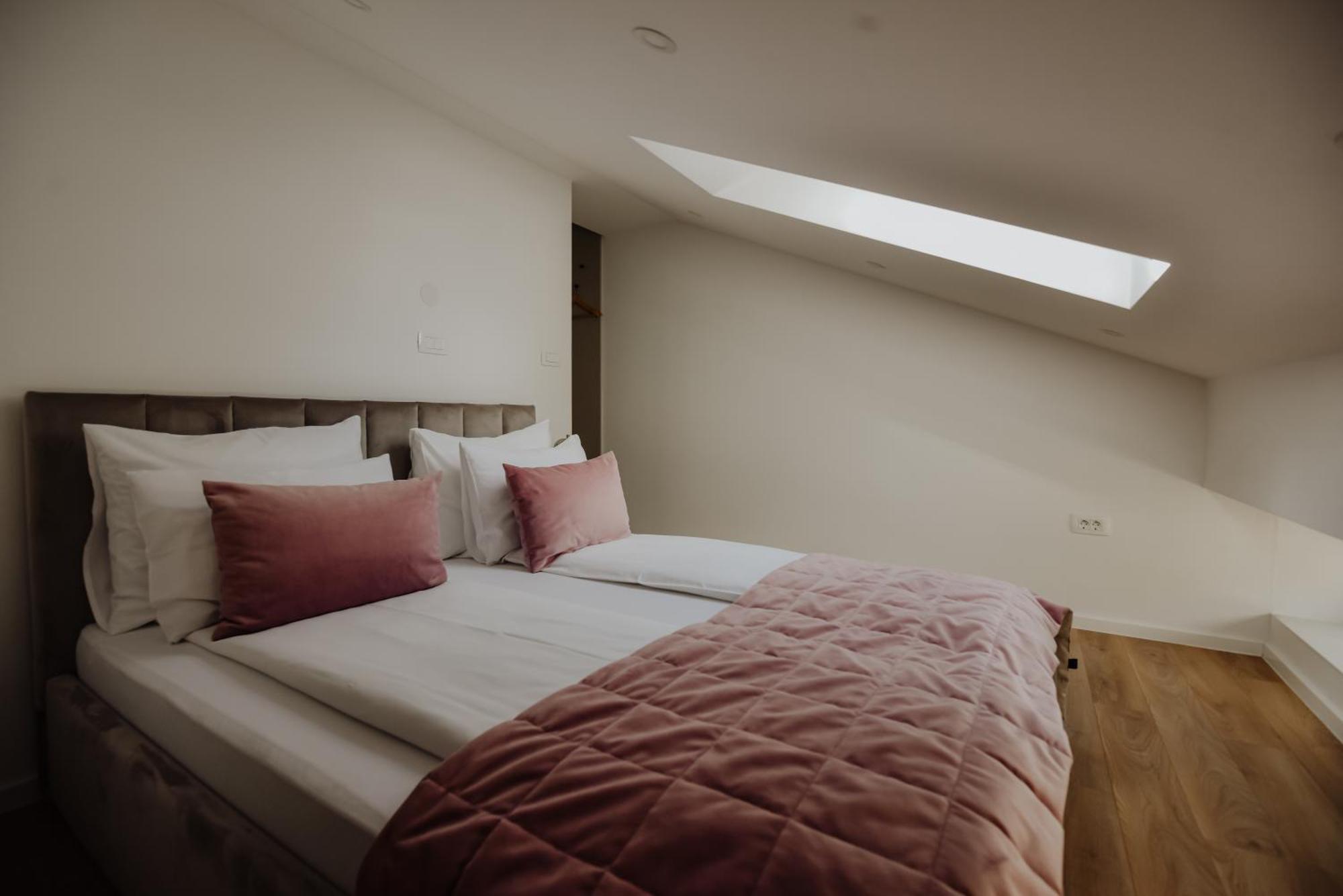 Lux City Apartments & Rooms SJJ Buitenkant foto