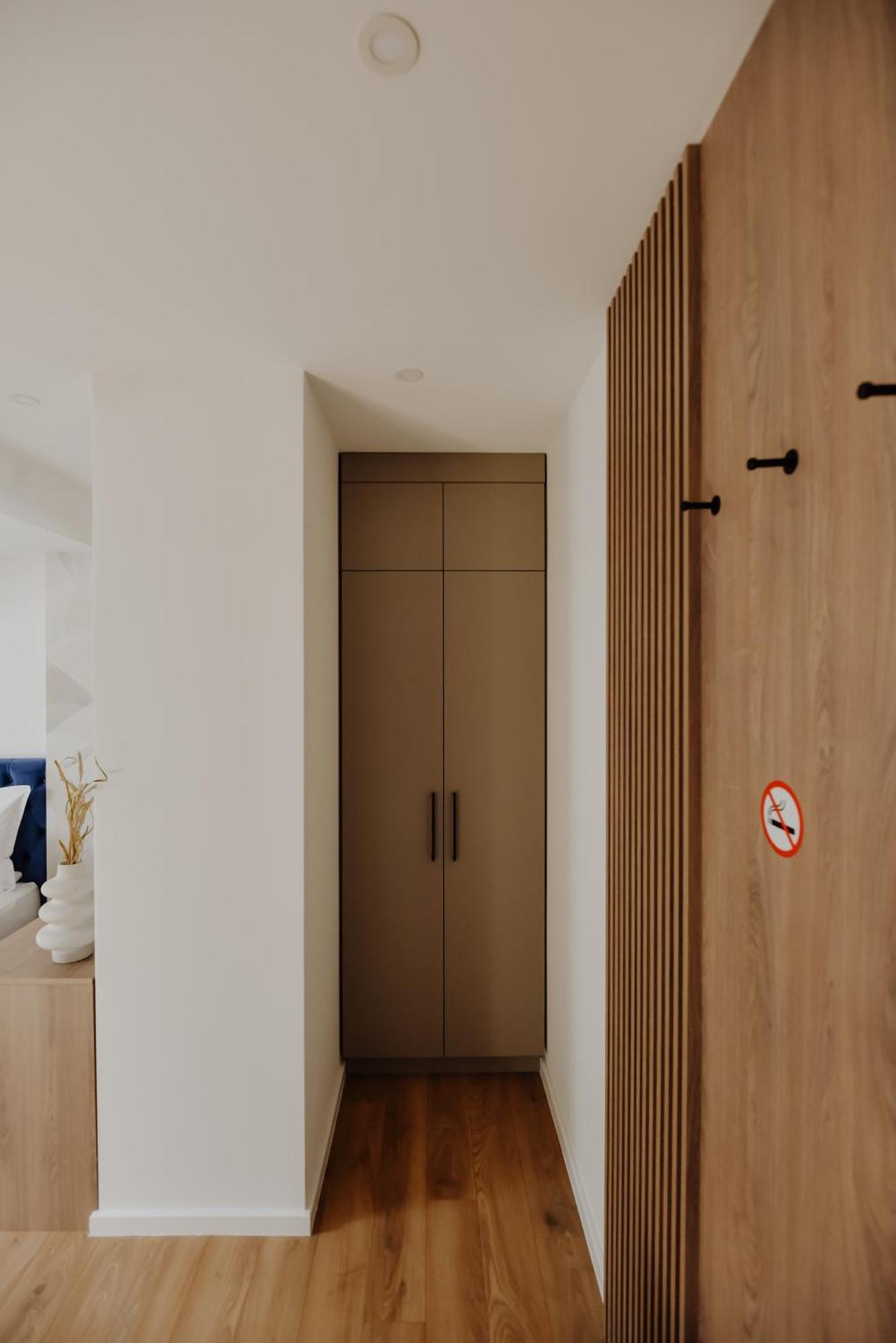 Lux City Apartments & Rooms SJJ Buitenkant foto